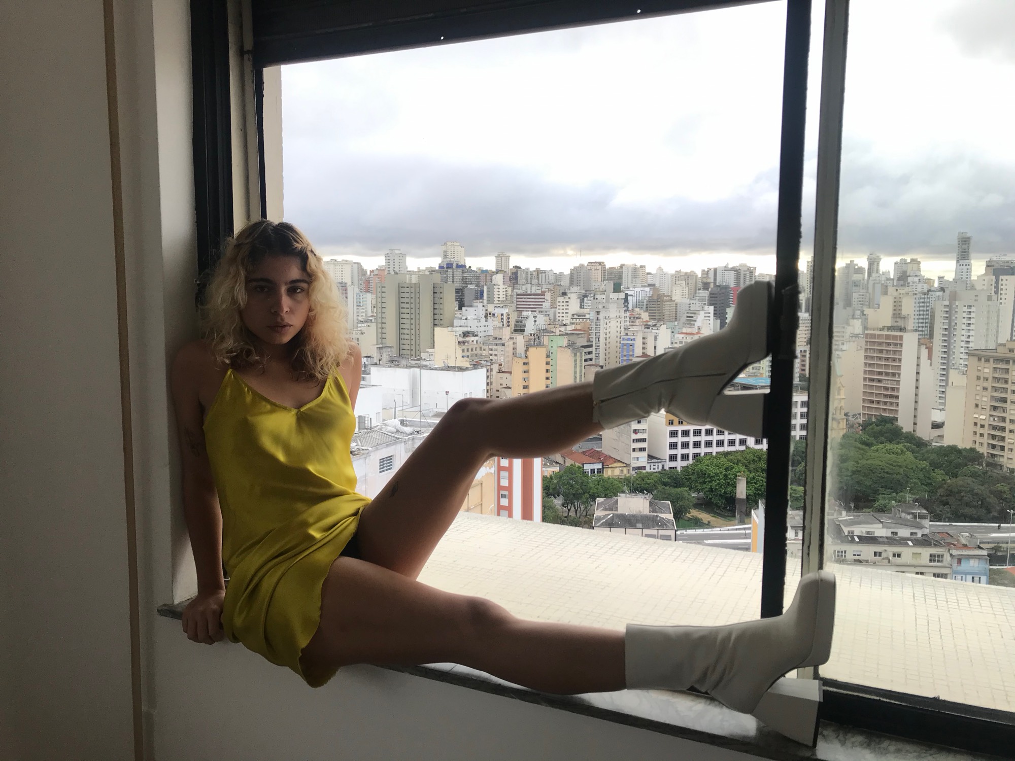 Eduarda at her friend's apartment