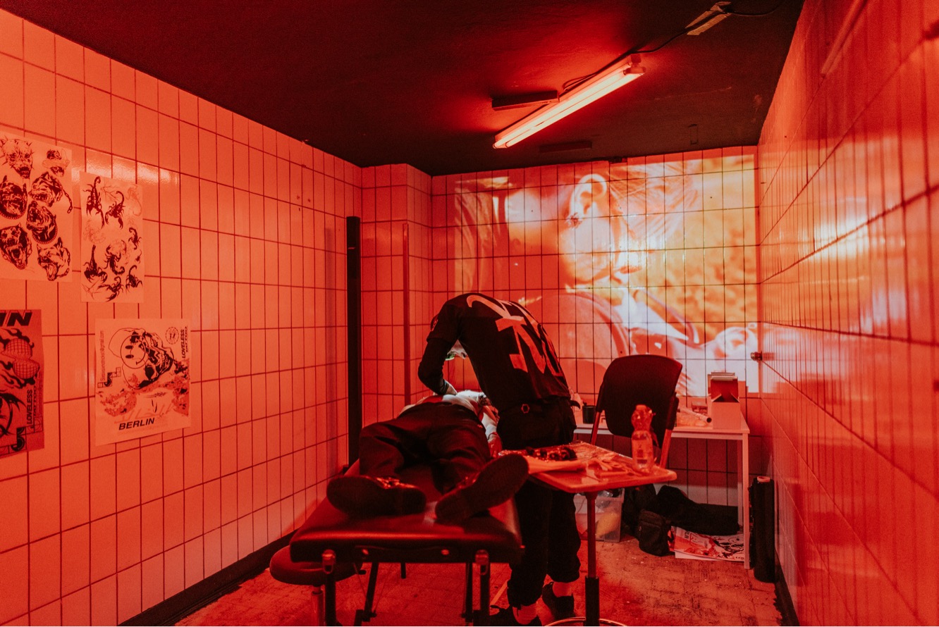 Browns Berlin Nomad Tattoo artist booth