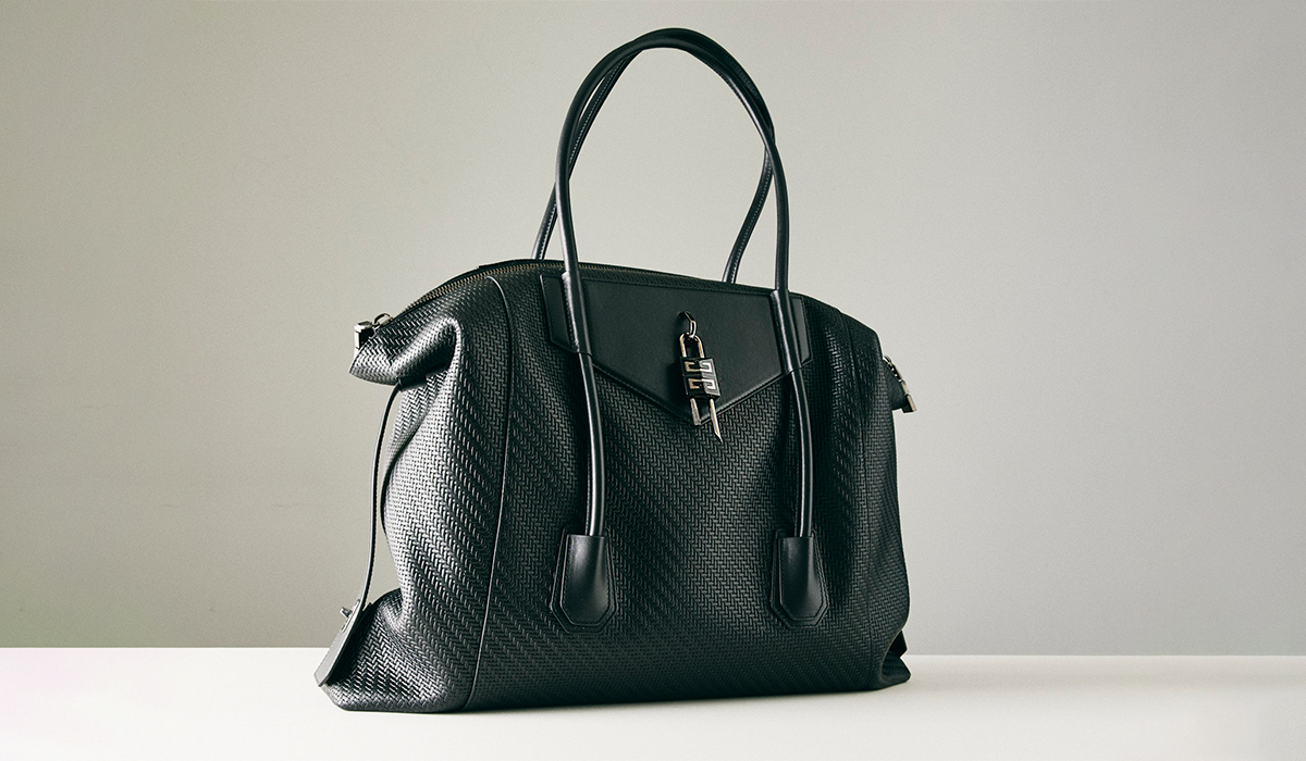 New Year’s Resolutions 2023 - Browns Fashion 2022 - Givenchy Black Antigona Large Woven Leather Tote Bag